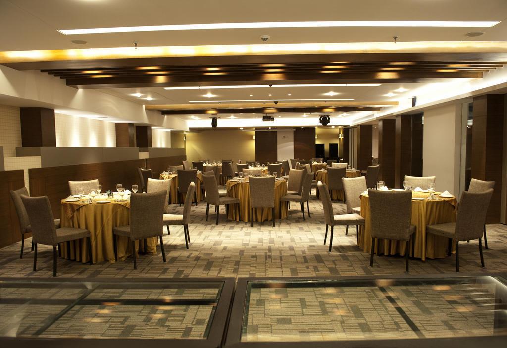 Maya Hotel Чандігарх Екстер'єр фото